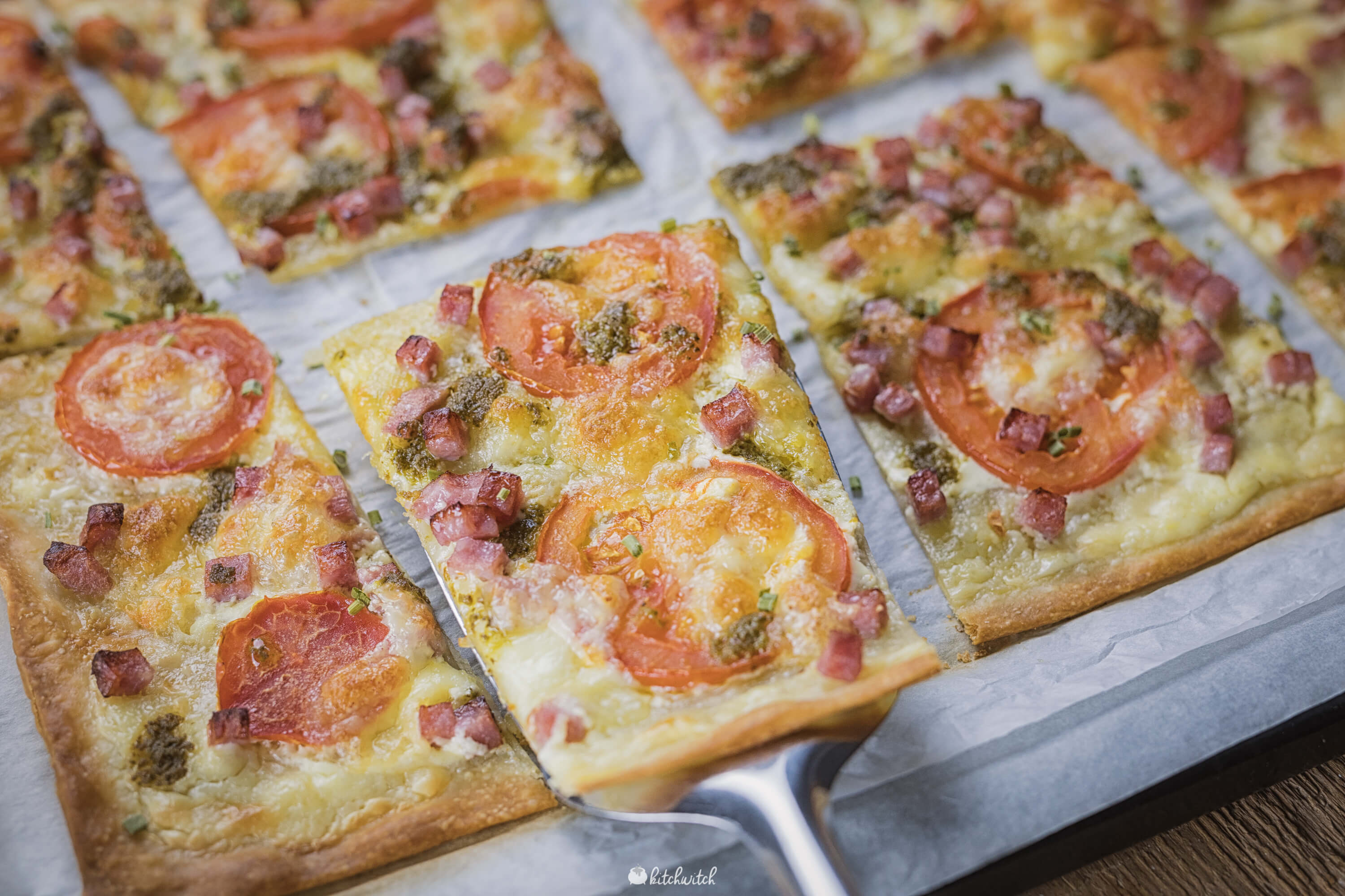 Flammkuchen Caprese - Kitchwitch